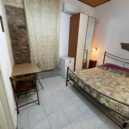 Casa Del Vico Apartment คาตาเนีย ภายนอก รูปภาพ