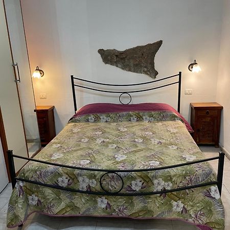 Casa Del Vico Apartment คาตาเนีย ภายนอก รูปภาพ