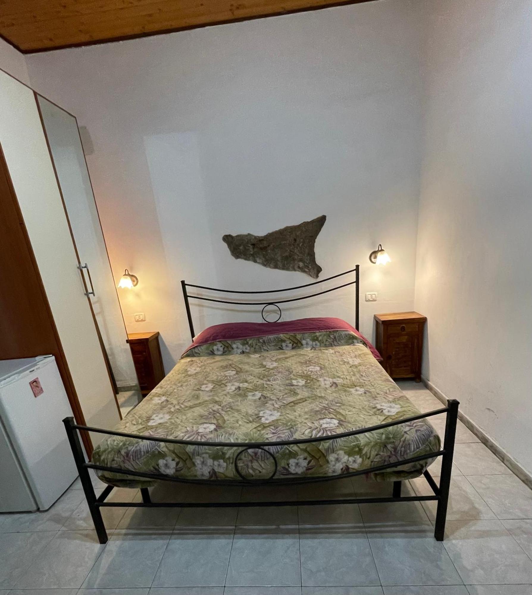 Casa Del Vico Apartment คาตาเนีย ภายนอก รูปภาพ