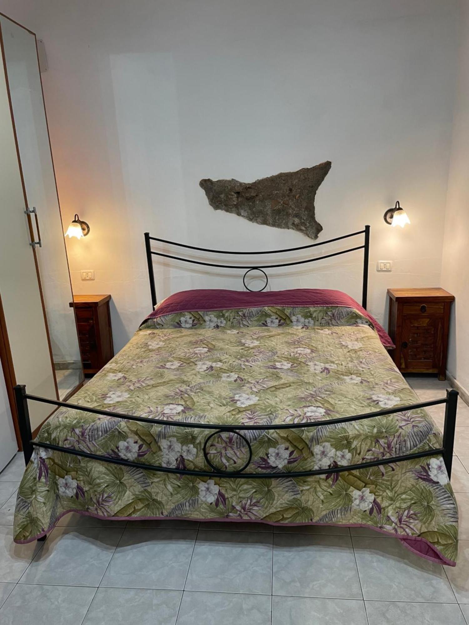 Casa Del Vico Apartment คาตาเนีย ภายนอก รูปภาพ